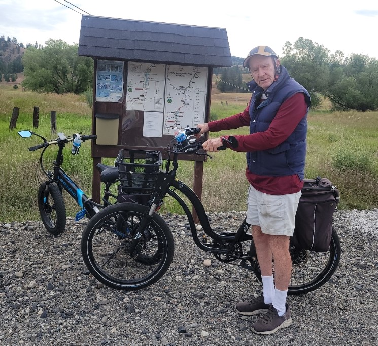 Obit Photo Stu Ecker bicycling 
